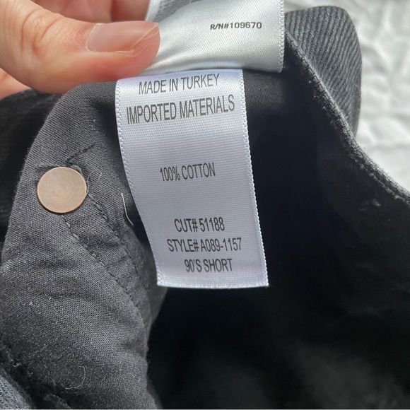 Agolde Black Denim Mid Rise 90's Short Size 24 - Picture 6 of 6